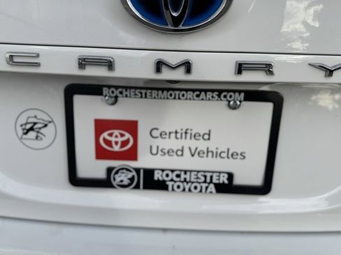 Certified 2018 Toyota Camry LE image 42