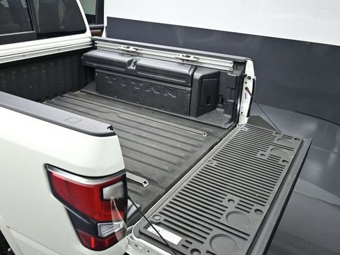 Used 2021 Nissan Titan Platinum Reserve w/ Moonroof Package image 22