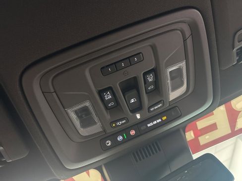 Used 2023 GMC Sierra 1500 SLT w/ SLT Premium Package image 27