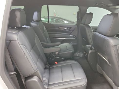 Used 2024 Chevrolet Traverse LT image 22