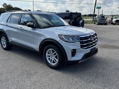 New 2027 Ford Explorer Active w/ Active Comfort Package