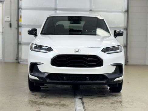 Used 2025 Honda HR-V Sport image 2