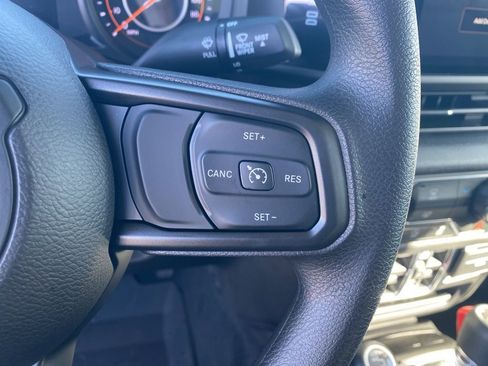 New 2026 Jeep Gladiator Sport AWD/4WD image 17