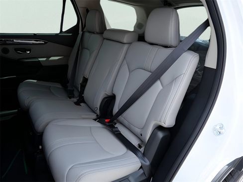Certified 2025 Honda Pilot Touring image 14