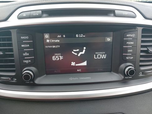 Used 2017 Kia Sorento FWD w/ LX Convenience Package image 24