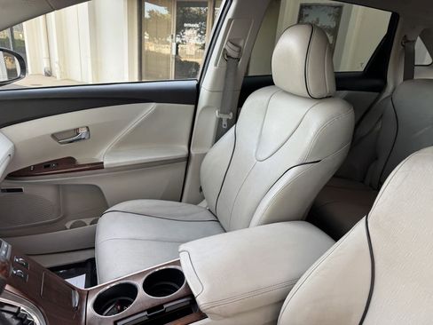 Used 2010 Toyota Venza image 13