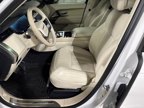 Used 2023 Land Rover Range Rover Autobiography image 3