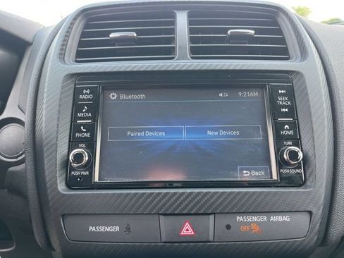 Used 2025 Mitsubishi Outlander Sport LE AWD/4WD image 23