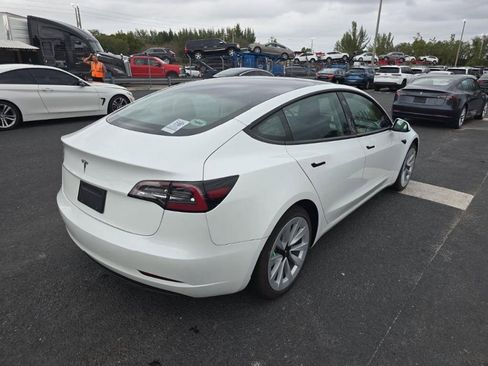 Used 2023 Tesla Model 3 Standard Range image 4