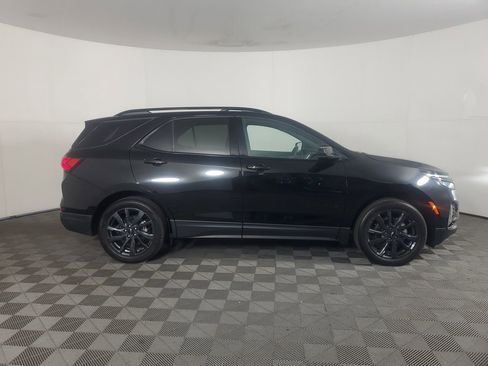 Used 2023 Chevrolet Equinox RS image 3