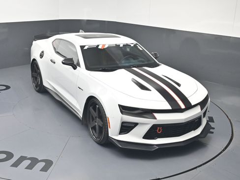 Used 2017 Chevrolet Camaro SS RWD image 22