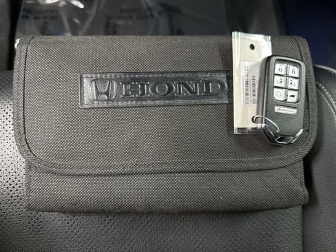 Used 2024 Honda Odyssey Elite image 42