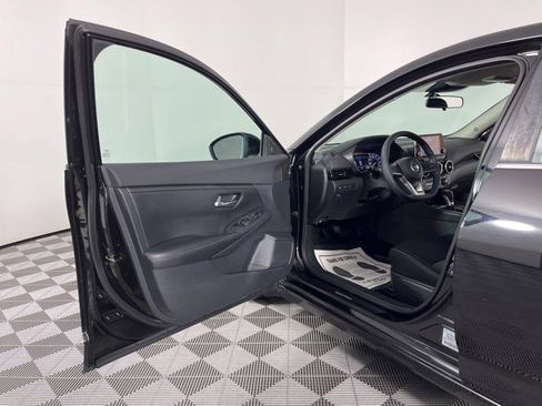 Used 2021 Nissan Sentra SV FWD image 14