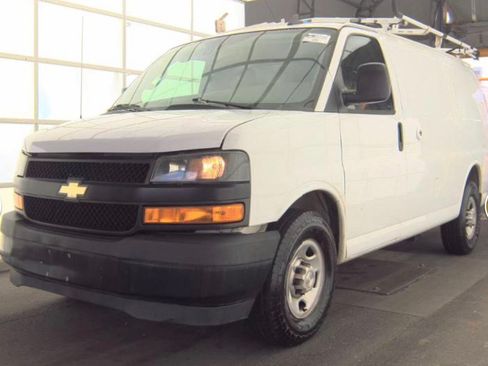 Used 2018 Chevrolet Express 2500 w/ Driver Convenience Package RWD image 1
