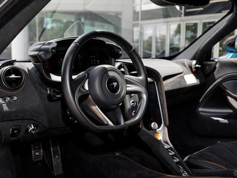 Used 2025 McLaren 750S RWD image 60