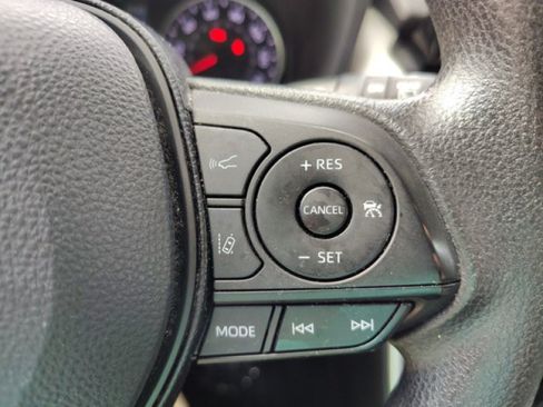 Used 2019 Toyota RAV4 XLE AWD/4WD image 25