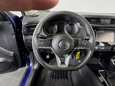 Certified 2020 Nissan Rogue S image 11