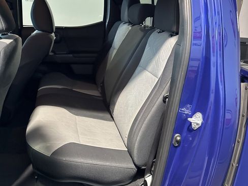 Used 2023 Toyota Tacoma TRD Sport image 32