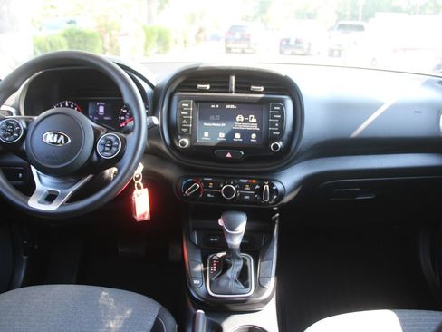 Used 2021 Kia Soul S FWD image 24