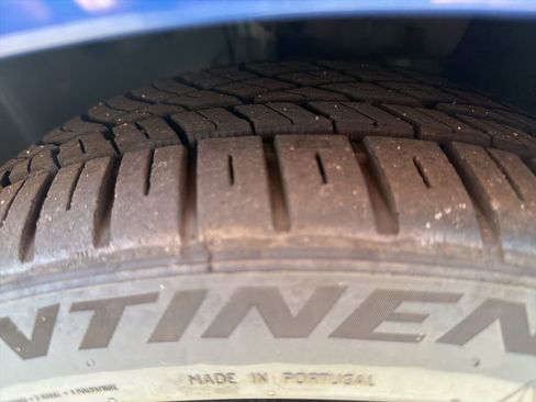 Used 2019 Genesis G70 3.3T Advanced w/ Sport Package image 8