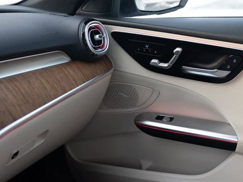 Used 2023 Mercedes-Benz C 300 4MATIC Sedan image 35