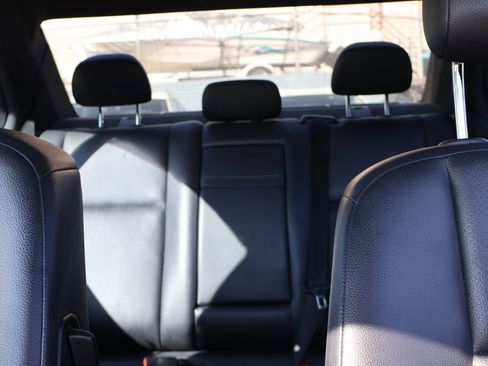 Used 2014 Mercedes-Benz C 250 Sedan image 40