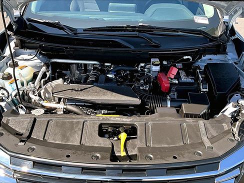 Used 2025 Nissan Rogue S AWD/4WD image 31