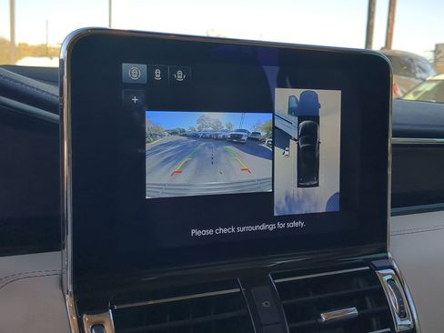 Used 2020 Lincoln Navigator Reserve w/ Luxury Package image 16