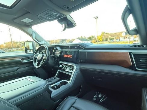 Used 2024 GMC Sierra 2500 Denali w/ Denali Reserve Package image 26