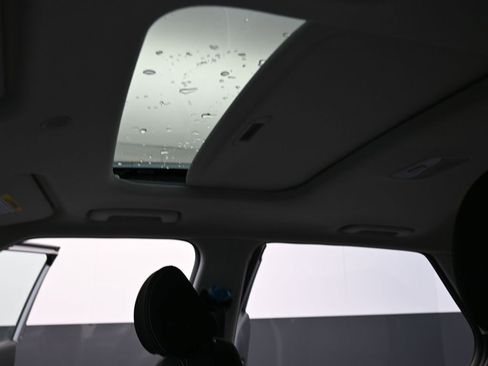 Certified 2025 Hyundai Venue SEL image 15