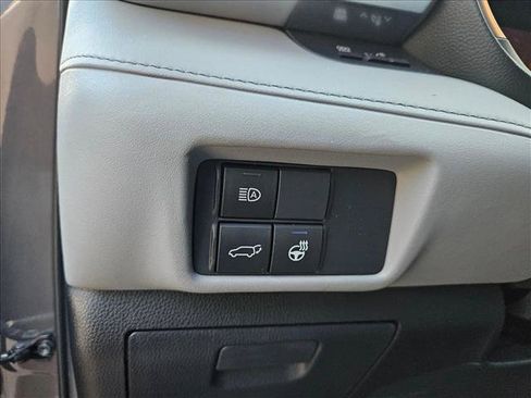 Used 2020 Toyota Highlander Limited FWD image 26