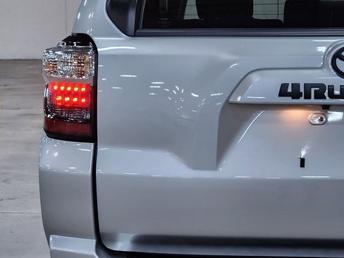 Used 2022 Toyota 4Runner SR5 Premium image 20