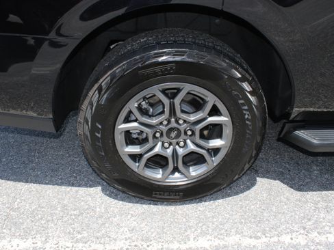 Used 2025 Ford Expedition Active AWD/4WD image 12