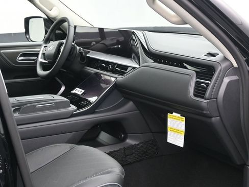 New 2026 INFINITI QX80 Luxe image 6