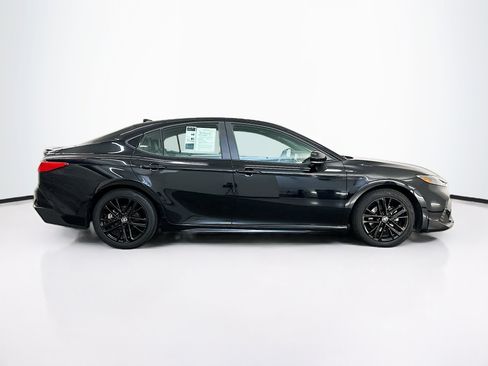 Used 2025 Toyota Camry SE FWD image 10