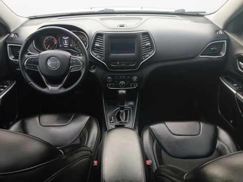 Used 2019 Jeep Cherokee Latitude Plus image 3