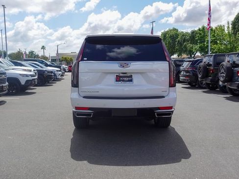 Used 2024 Cadillac Escalade Premium Luxury w/ LPO, Floor Liner Package AWD/4WD image 7