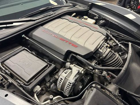 Used 2018 Chevrolet Corvette Stingray Coupe w/ Carbon Flash Badge Package RWD image 21