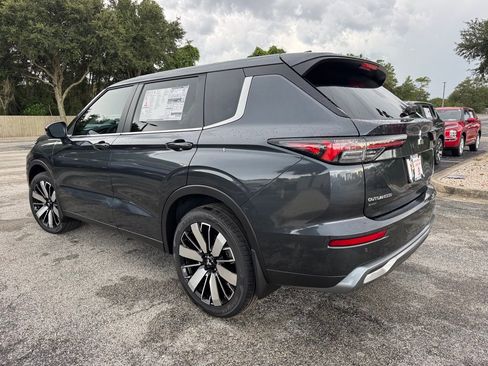 New 2025 Mitsubishi Outlander SE image 5