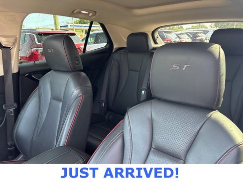 Used 2023 Buick Envision Essence w/ Sport Touring Package image 25