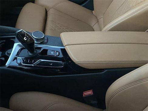 Certified 2023 BMW 530i w/ Premium Package image 10