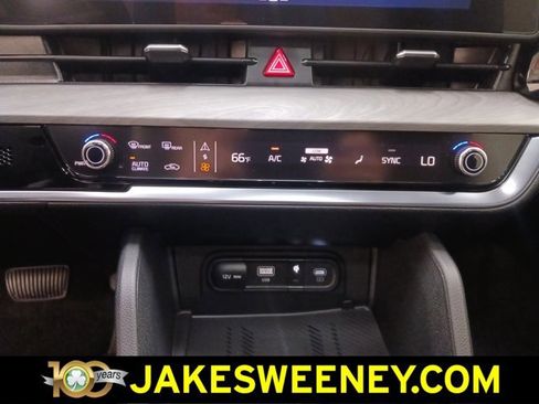 Used 2025 Kia Sportage X-Line w/ Premium Package image 24