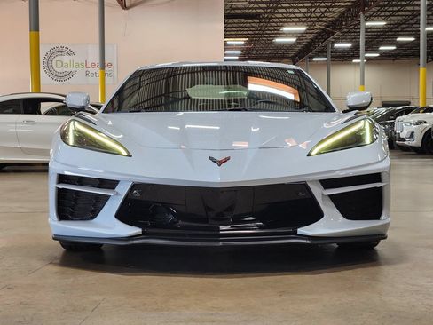 Used 2021 Chevrolet Corvette Stingray Preferred Cpe w/ Z51 Performance Package RWD image 3
