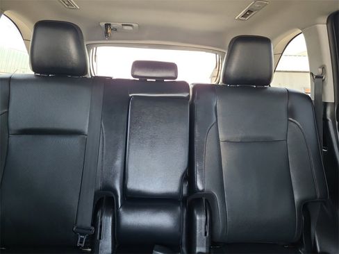 Used 2019 Toyota Highlander Limited image 29