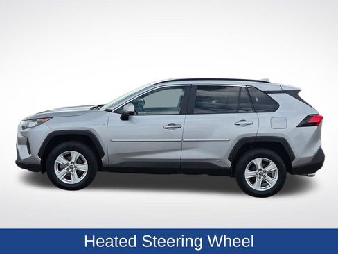 Used 2019 Toyota RAV4 LE w/ Carpet Mat Package AWD/4WD image 8