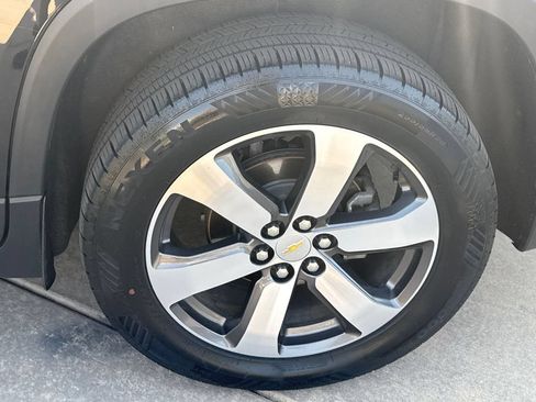 Used 2019 Chevrolet Traverse LT w/ LT Premium Package FWD image 10