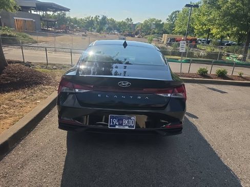 Certified 2023 Hyundai Elantra SEL FWD image 3
