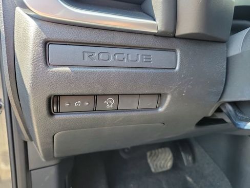 Used 2023 Nissan Rogue S AWD/4WD image 12