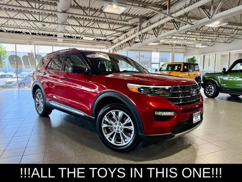 Used 2024 Ford Explorer XLT w/ Equipment Group 202A AWD/4WD image 2