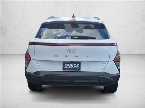 Used 2025 Hyundai Kona SEL AWD/4WD image 6